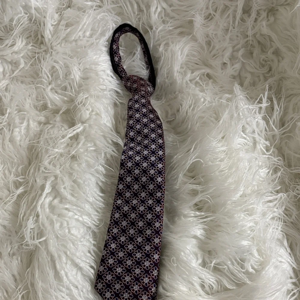 Stylish Kids Patterned Tie in Black and White (zipper adjustable)